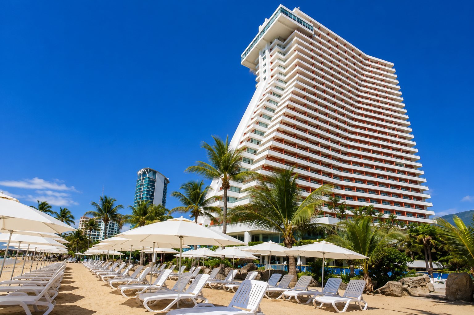 Hotel Acapulco Plaza frente a la bahía