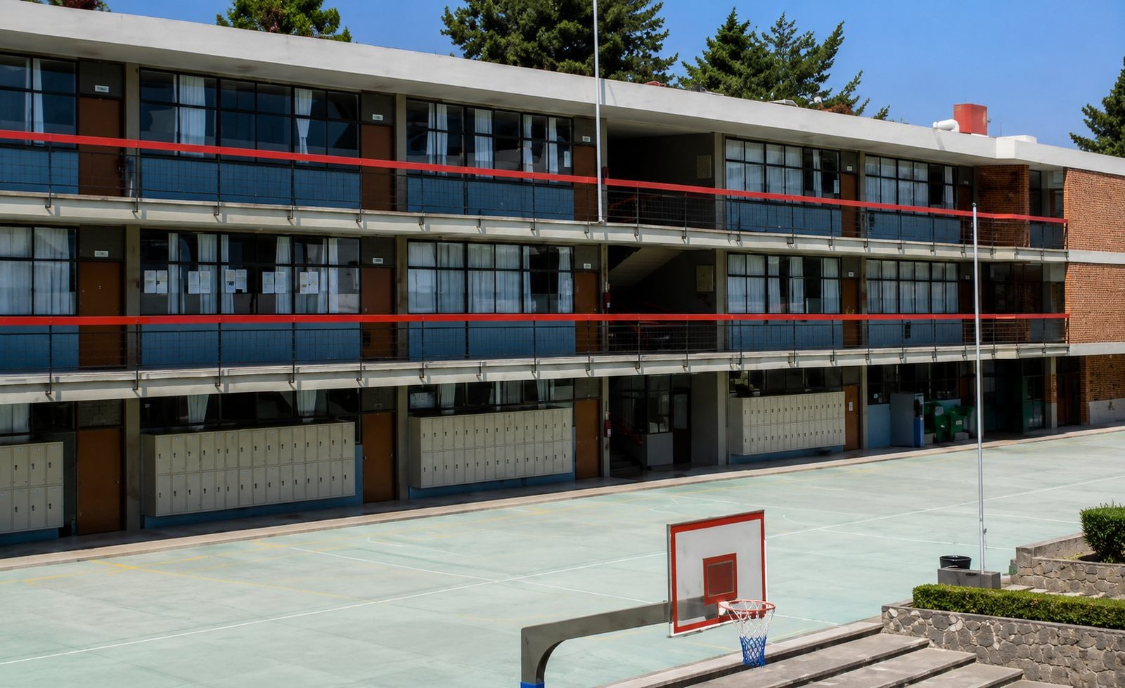 Obra institucional: escuelas construidas por Grupo Mar